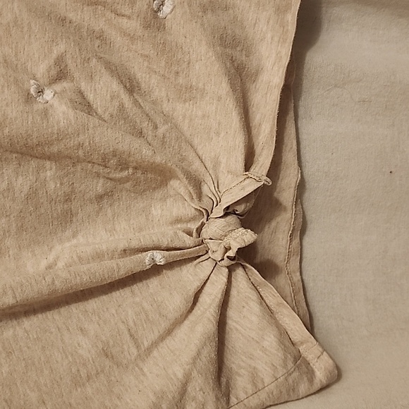 Wonder Nation girls' XL beige daisy t-shirt with knotted hem. Cute & comfy! - Picture 3 of 5